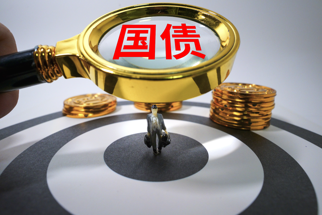 黄金凭啥成“硬通货”？揭开金价涨跌的四大核心逻辑