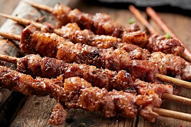 天山下的优美牧场、亚心之都——史上最全新疆乌鲁木齐旅游攻略