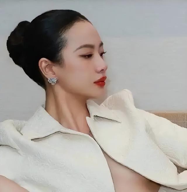 因耍大牌惨遭封杀，求拍“裸戏”上位！难怪连张颂文都嫌弃她！