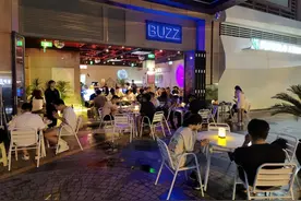 35岁互联网女孩辞职做餐饮，在抖音4天卖出近百万，爆火！图片