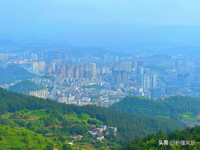 最受中国文艺片青睐的冷门避暑小城，夏天仅23℃，美食酸辣鲜香！