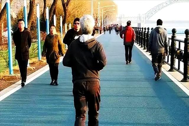 晨跑后心肌梗死频发。医生怒斥：早起运动，务必远离这5件事