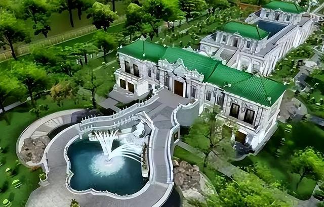 圆明园被烧毁160年后，专家打捞河道时	，挖出一个罕见的文物