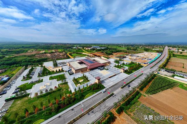 山西襄汾：陶寺遗址博物馆秋景如画