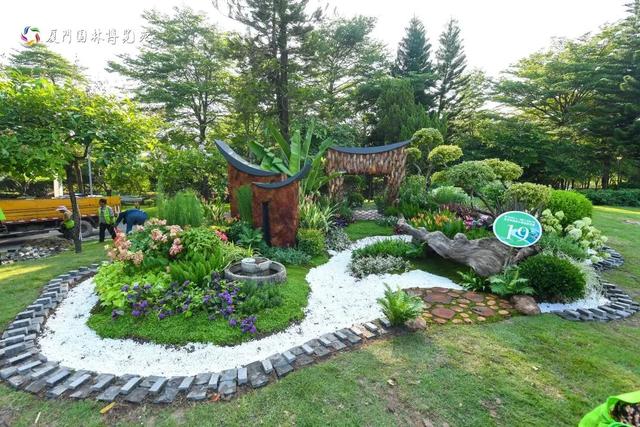 厦门双园盛事!花境艺术×食虫奇观,限时体验指南→