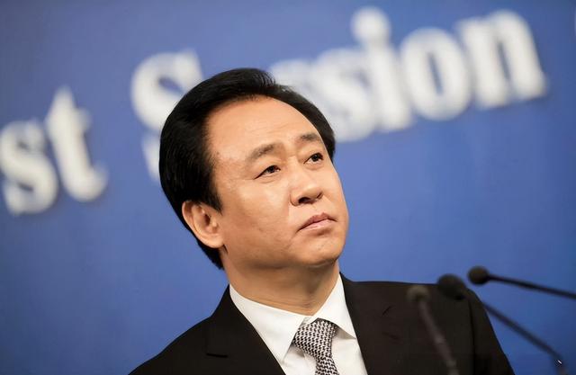 被曝藏身美国4个月	，恒大前总裁再迎坏消息，许家印最后希望破灭