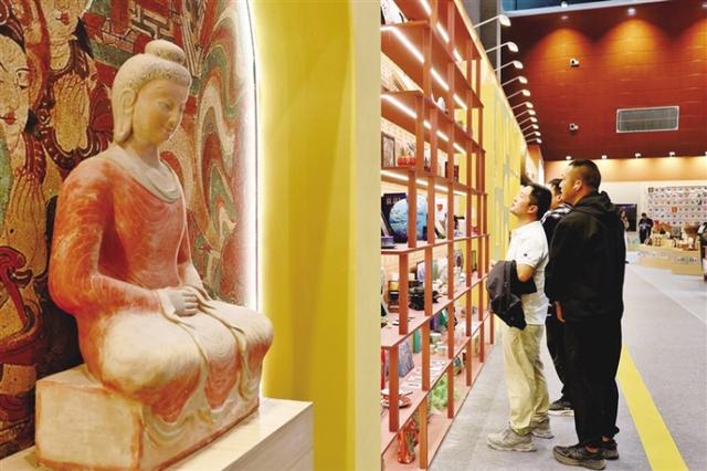 【2025相约敦煌】多元文化交融 打造文旅新名片酒泉文创展精彩亮相第八届丝绸之路（敦煌）国际文化博览会