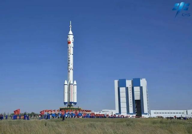 美国人高兴到庆祝！因为中国第一次主动联系，避免两国卫星相撞