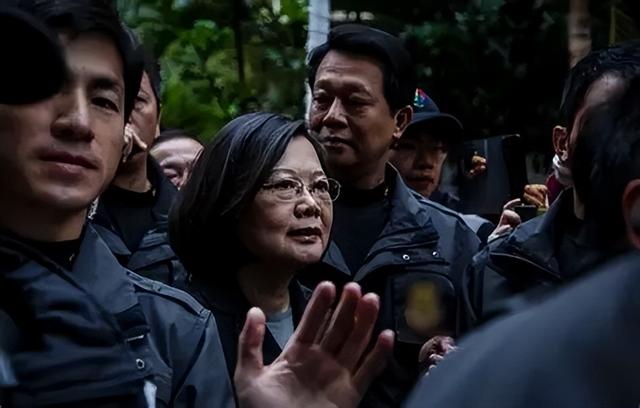 蔡英文正式逼宫赖清德	，公安部开出悬赏通缉，蒋万安将带队访陆