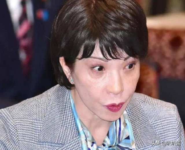 琉球不属于日本！中俄军队包围琉球，韩国紧急避险，高市怕啥来啥