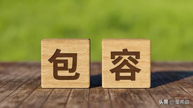 8.8元大闸蟹与999元帝王蟹，请把“吃啥”的自由给学生选择