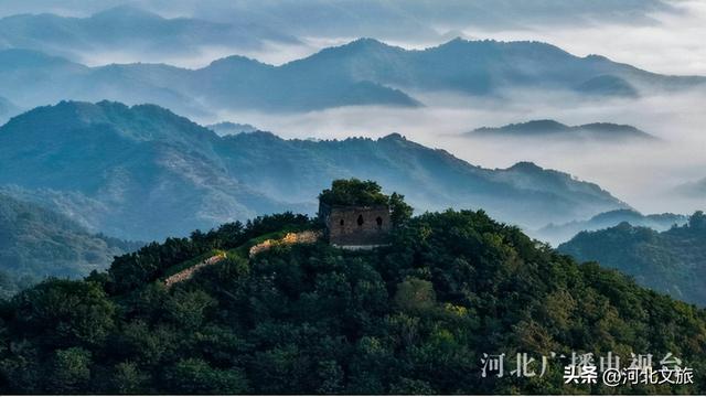 唐山遵化：云雾长城晨景如画