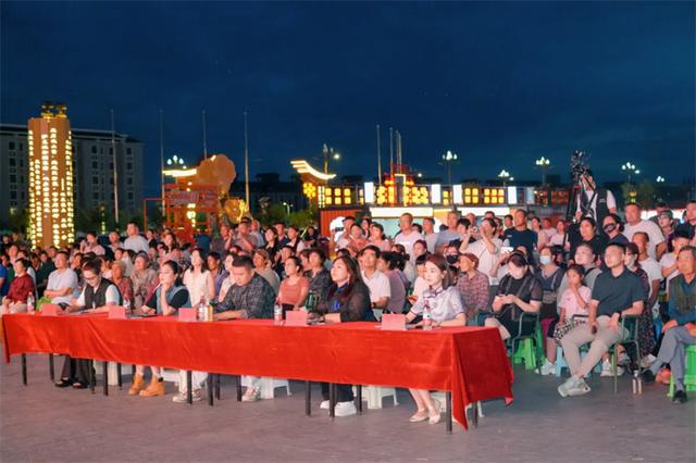 传承文化记忆 共谱时代欢歌——额济纳旗文旅活动点燃夏夜激情