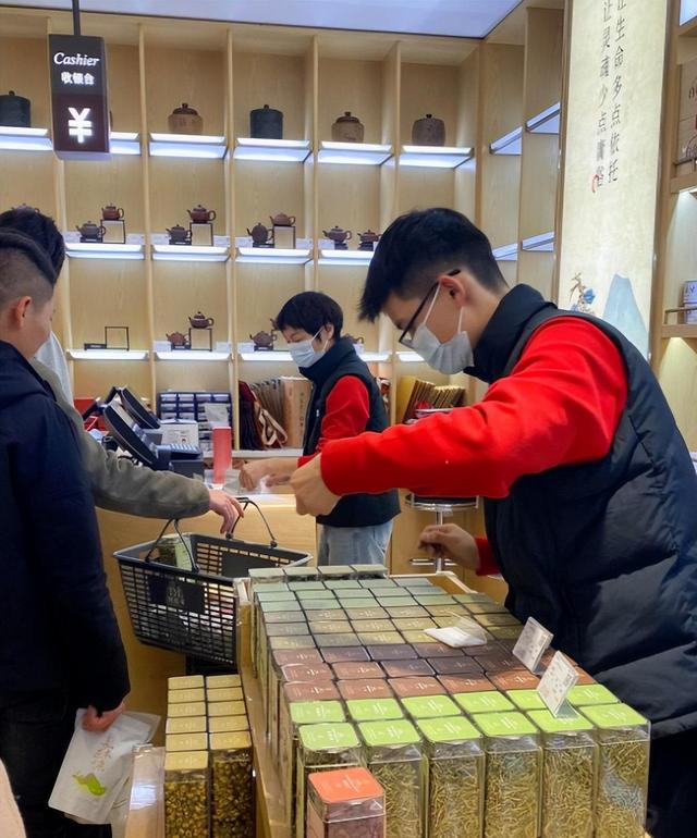 大量日本游客涌入北京，打着旅游幌子不去旅游不吃美食，为啥来？