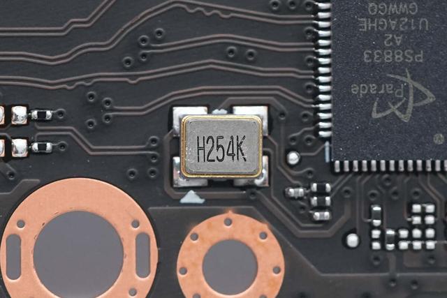 售价3999的大玩具说拆就拆！联想拯救者Legion Go S游戏掌机拆解