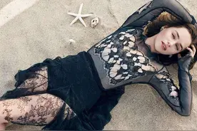假戏真做！为艺术献身的女明星“龙妈”Emilia Clarke！图片