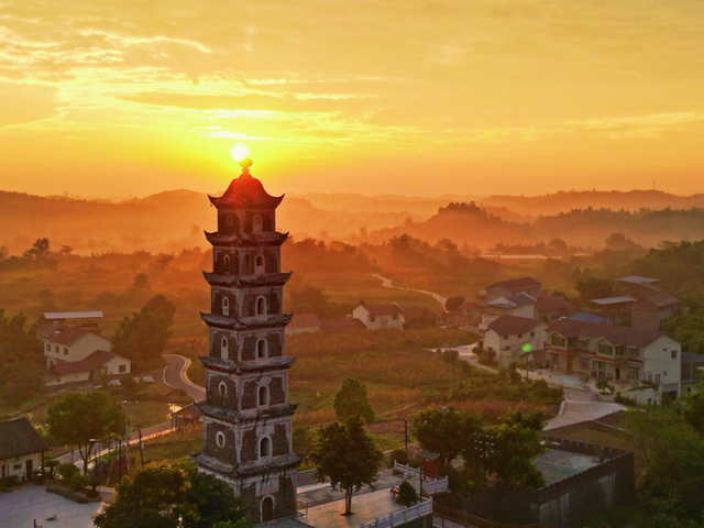 不敢想象周一的午后，走在沱江旁吹风有多舒服~