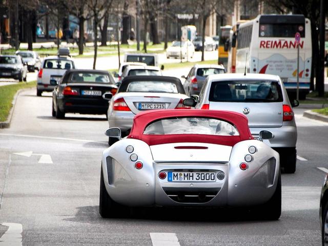 德国豪车八成是男性，每年损失130亿，交通失衡谁买单