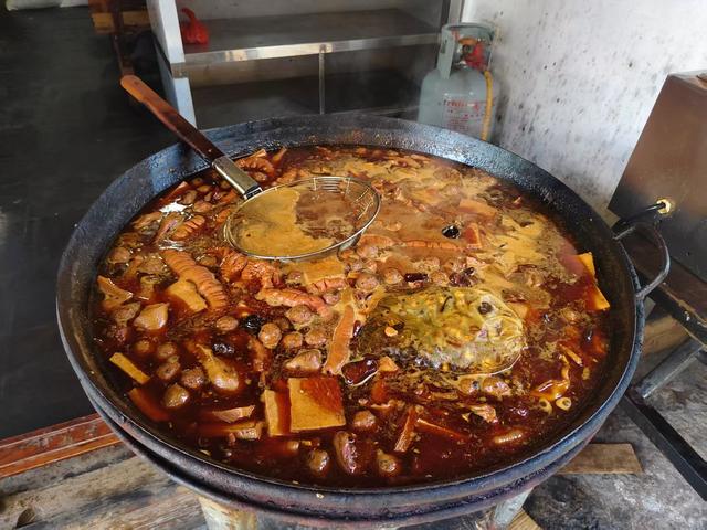 松阳不止有老村落，还有可以躺平、喝茶、吹风的老街