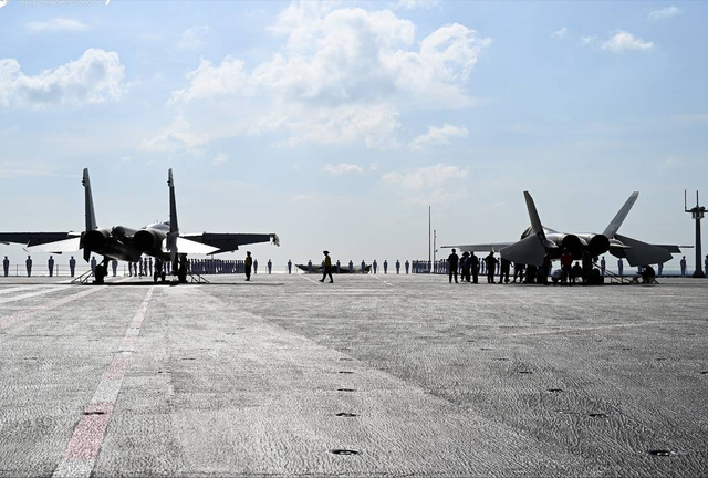 印媒无脑黑福建舰：战力仅为美航母六成，存在重大设计缺陷