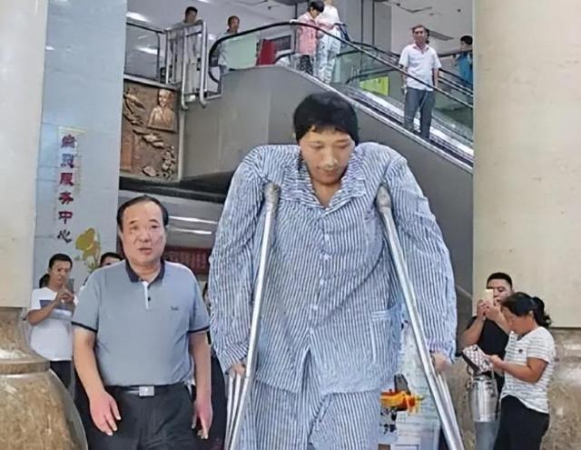 一路走好！9月刚过1天，就被曝3位名人去世，最小的只有35岁