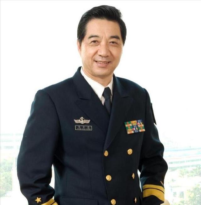 又让张召忠说中了？东拼西凑550亿建的2艘航母，如今彻底成为累赘