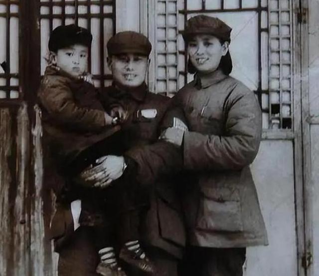 2007年，韩岫岩因病去世，临终前最后一句话：王近山是我的好朋友