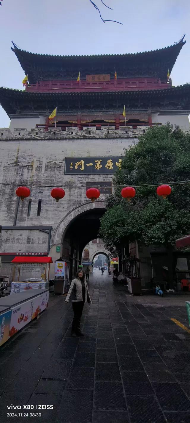 丽景门登临记：在晨光中叩问一座城