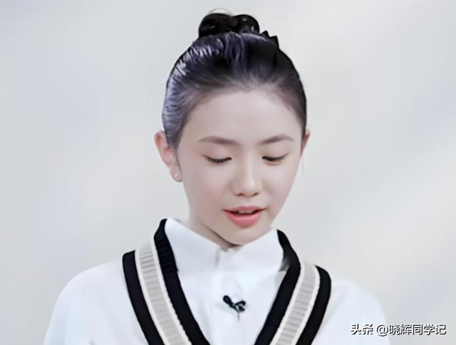 央媒怒批、目不识丁，这几位德不配位的“文盲”明星	，凭啥走红