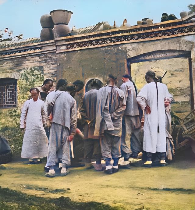 太罕见了	，一个英国教授拍下了100多年前老北京，居然是这个样子