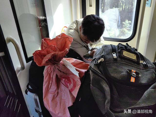 周末去坐了一趟无锡-上海的火车