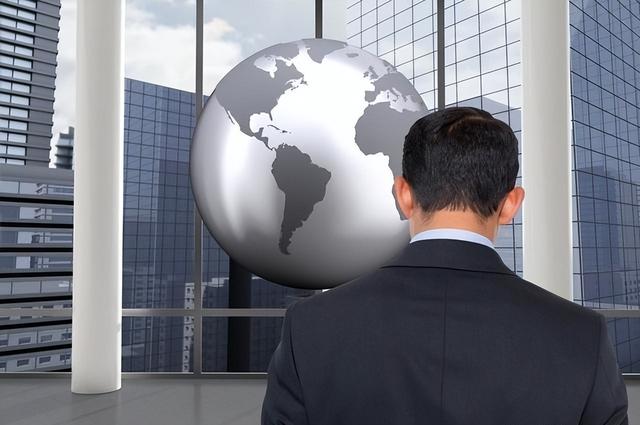 美元下跌，黄金狂涨！知名经济学家：这像极了08年次贷危机前夜