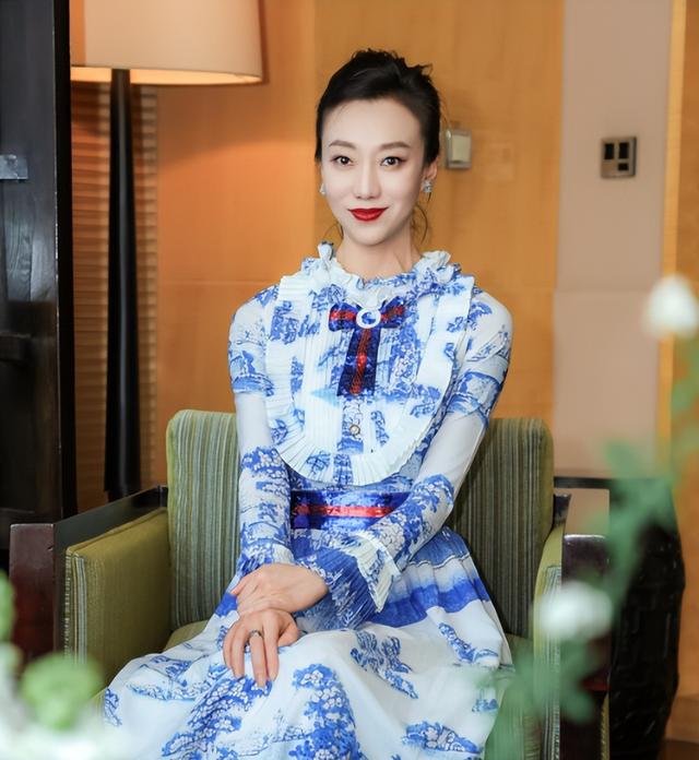 她成功挤走央视导演原配，上位1个月就终身瘫痪，外界议论是报应