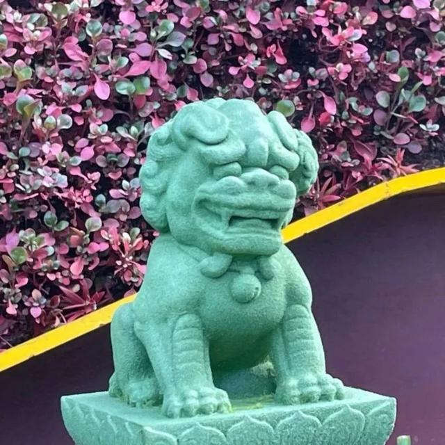 卢沟桥小狮子“跃入”花丛述历史！长安街主题花坛背后还有着这样的故事——