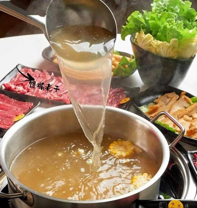 吃火锅，店员频繁热情地问你“加汤”吗？4种暗示，不懂就尴尬了