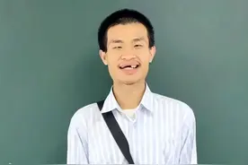 北大“韦神”牙齿问题引关注！很多人不重视这种会让牙齿掉光的病图片