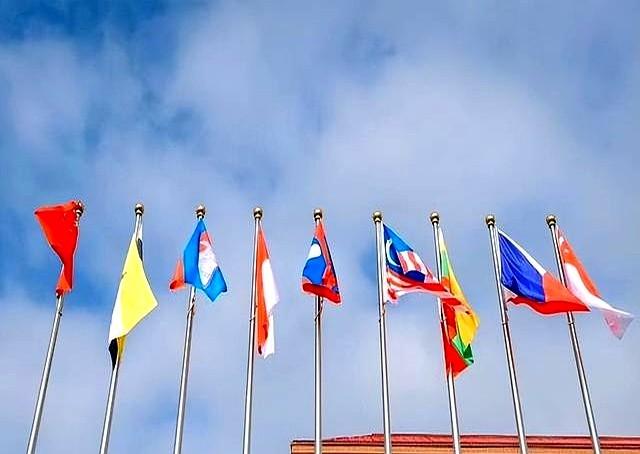 “中国应该照顾我们、要显出格局来，不然我们就跟美国好了”