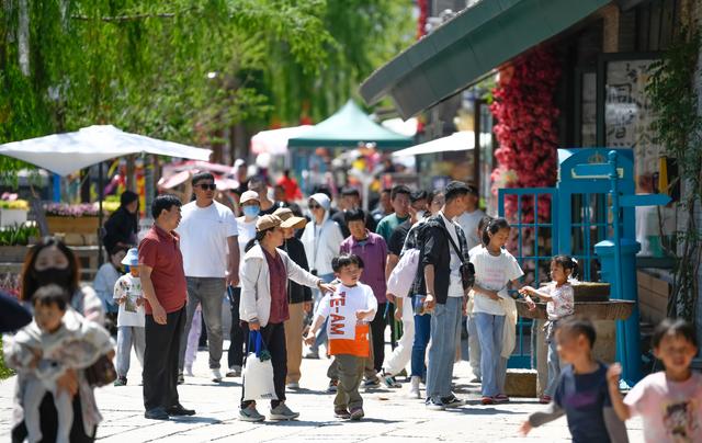 全家度假首选地｜三代同游“天上的街市”，共度温馨好时光！