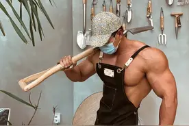 健身网红“黑皮修车工”的极黑公狗腰，放在常州是什么水平？图片