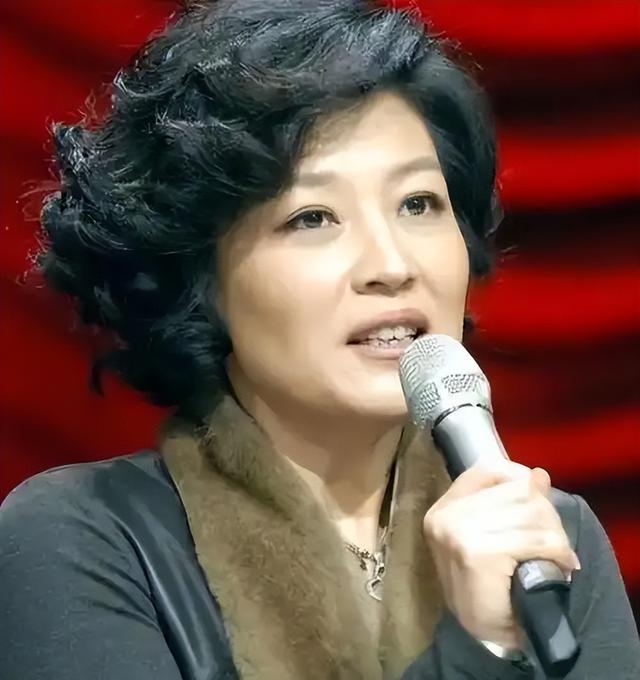 李咏也没想到，自己离世8年后，23岁的女儿就走上一条“不归路!”