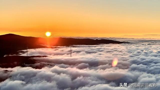 云游草原·乐享宕昌丨打卡宕昌草原，风车云海皆是诗
