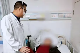 男子频发晕厥，植入微型除颤器破解猝死困局图片