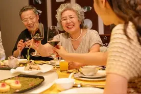 见亲家时该怎么说话？减弱距离感，礼貌又亲切图片