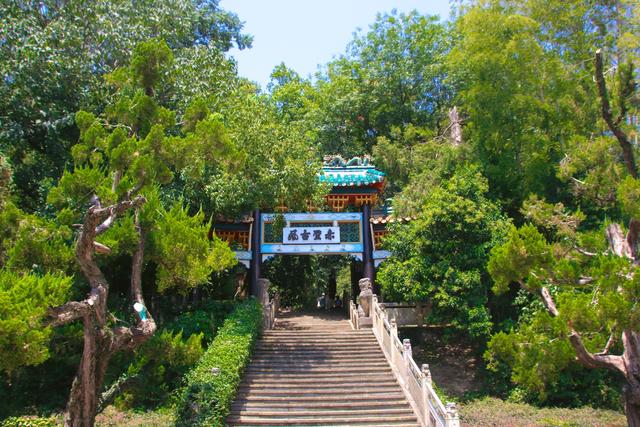 三国赤壁古战场，华中规模最大的三国文化体验基地，重温历史硝烟
