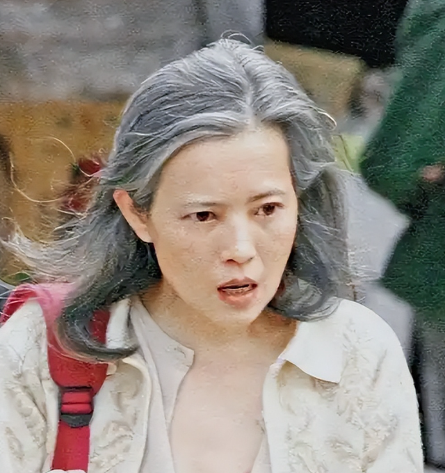 “知情人”曝蓝洁瑛被大佬性侵细节，现场多人围观，无人出手制止