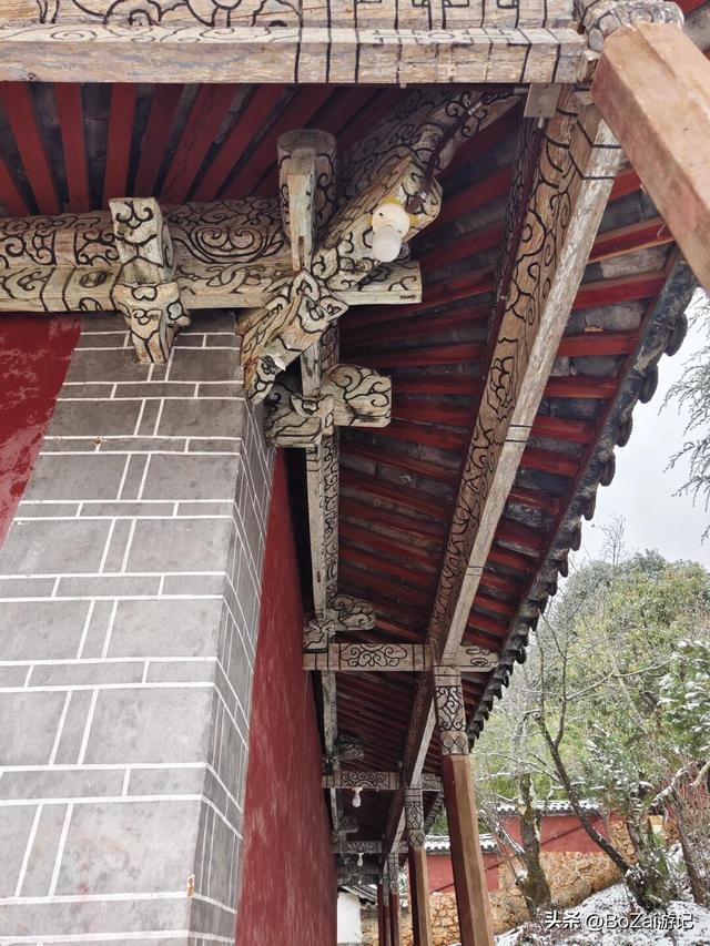 探秘小众古迹，丽江普济寺揭秘，乾隆年间的藏传佛教神秘寺院