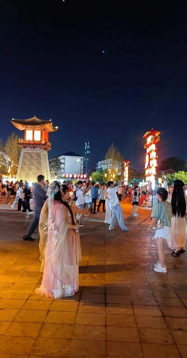 北京没想到	，上海也没想到，这回轮到洛阳低调出圈了