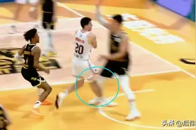 严惩许钟豪！反关节顶膝撞废任骏飞，严查裁判组，连伤4人却0违体图片