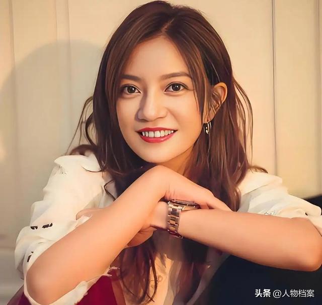 封杀四年，49岁赵薇突传消息，因胃癌去世传闻5个月前就真相大白