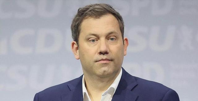 日本话音刚落，又一国介入台海，专机已经离华，要逼中国做3件事